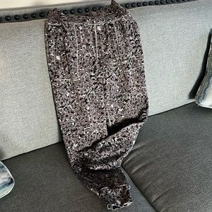 Athleta salutation joggers